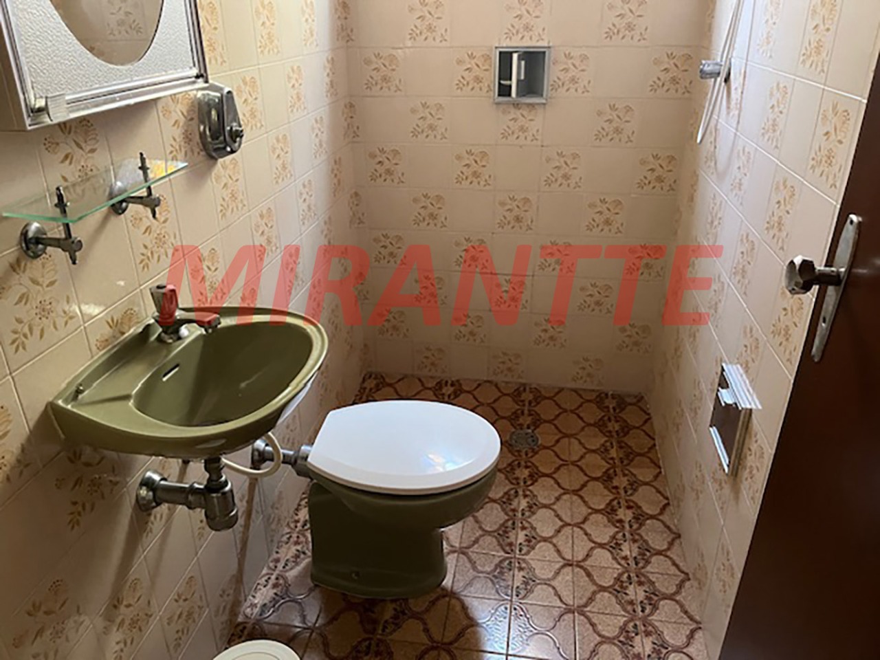 Sobrado de 351m² com 4 quartos em Barro Branco (Zona Norte)