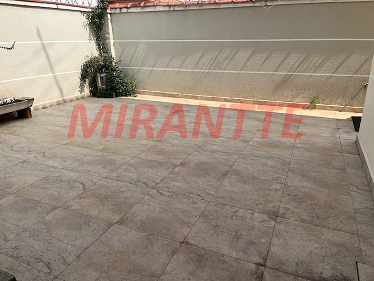 Sobrado de 351m² com 4 quartos em Barro Branco (Zona Norte)