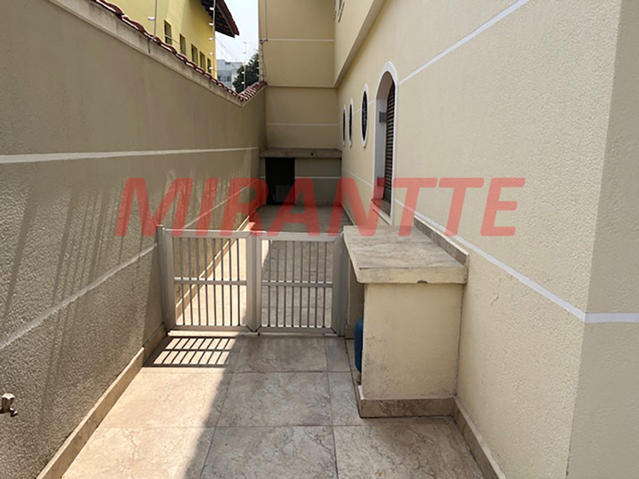 Sobrado de 351m² com 4 quartos em Barro Branco (Zona Norte)