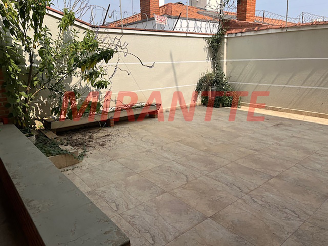 Sobrado de 351m² com 4 quartos em Barro Branco (Zona Norte)