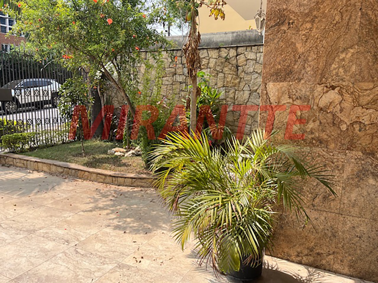 Sobrado de 351m² com 4 quartos em Barro Branco (Zona Norte)