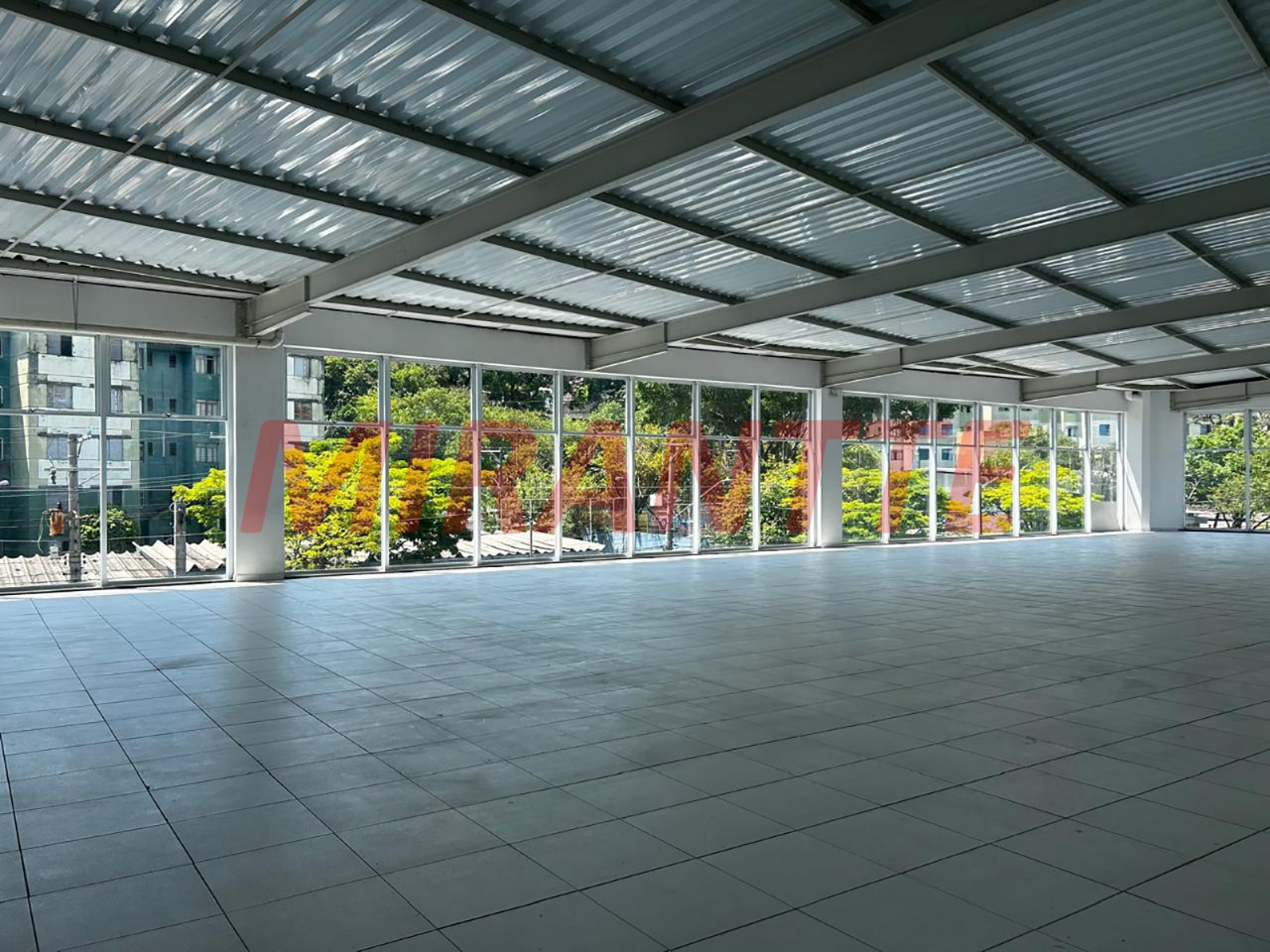 Comercial de 285m² em Imirim