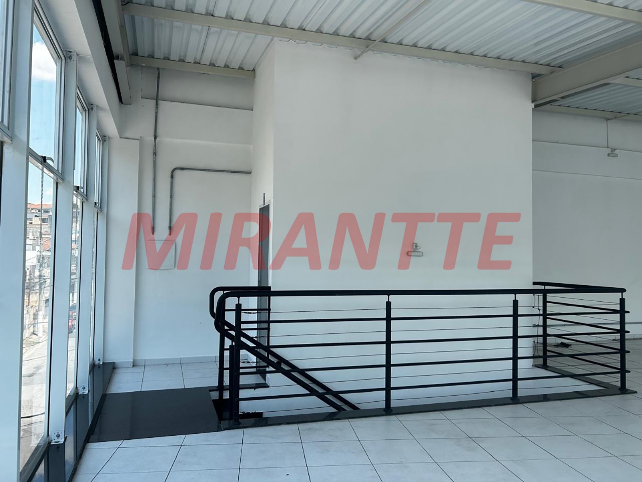 Comercial de 285m² em Imirim