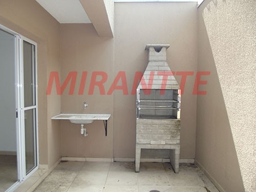 Sobrado de 250m² com 3 quartos em Vila Nivi