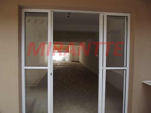 Sobrado de 250m² com 3 quartos em Vila Nivi