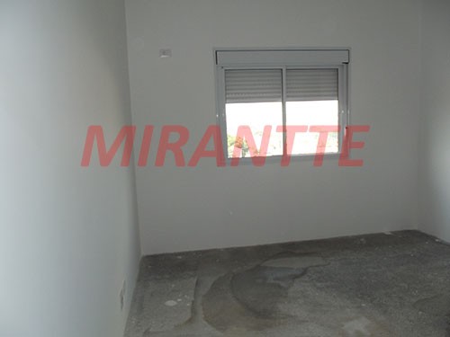 Sobrado de 250m² com 3 quartos em Vila Nivi