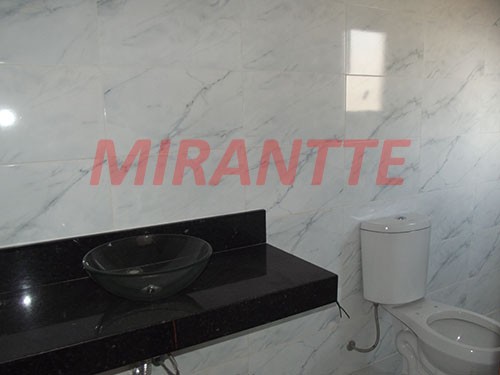 Sobrado de 250m² com 3 quartos em Vila Nivi