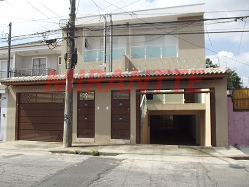 Sobrado de 250m² com 3 quartos em Vila Nivi