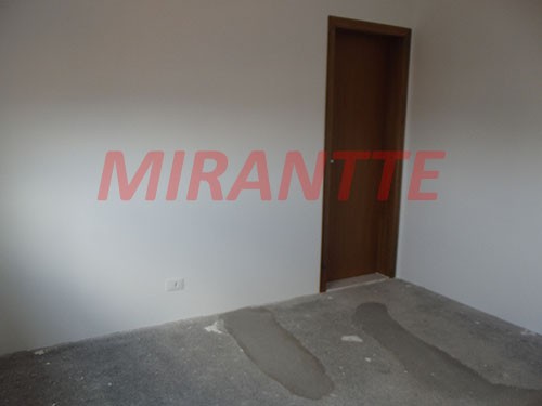 Sobrado de 250m² com 3 quartos em Vila Nivi