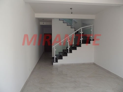 Sobrado de 250m² com 3 quartos em Vila Nivi