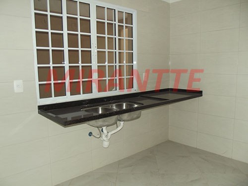Sobrado de 250m² com 3 quartos em Vila Nivi