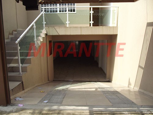 Sobrado de 250m² com 3 quartos em Vila Nivi