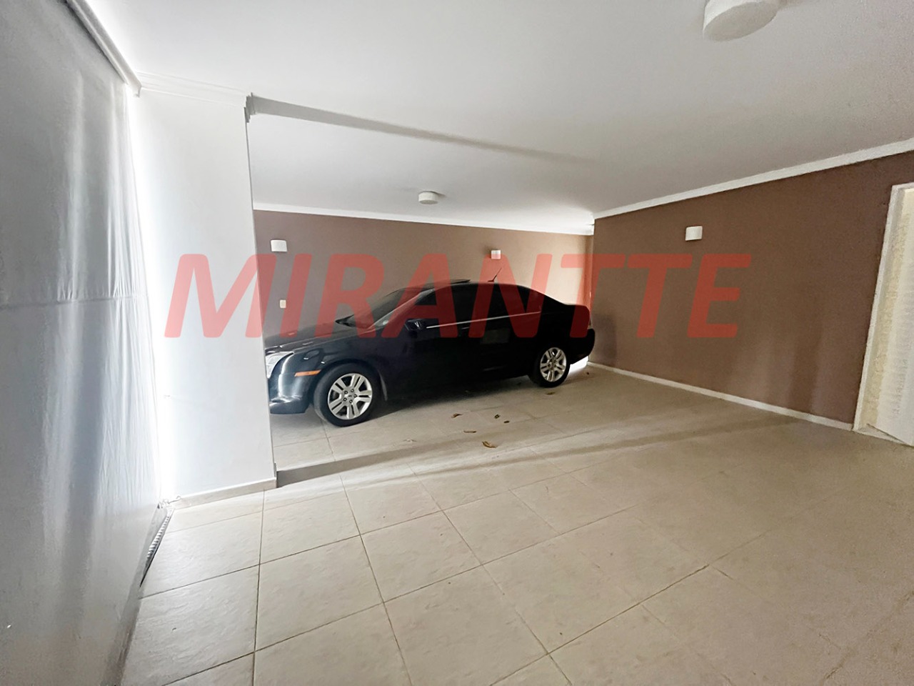 Cond. fechado de 280m² com 4 quartos em Santana