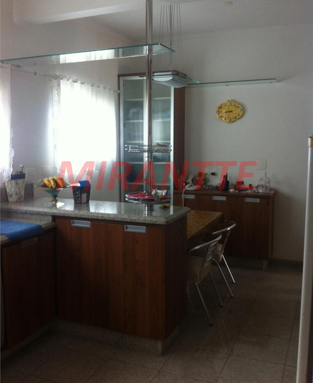Sobrado de 498m² com 4 quartos em Arujazinho