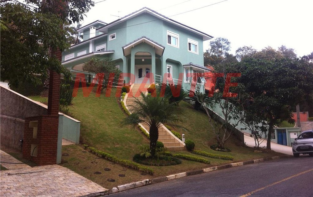 Sobrado de 498m² com 4 quartos em Arujazinho