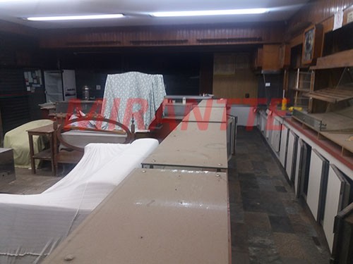 Comercial de 917m² em Casa Verde