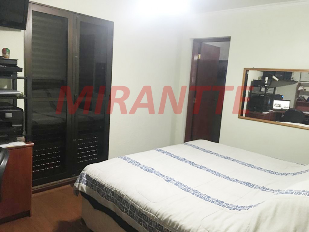 Sobrado de 250m² com 3 quartos em Santana