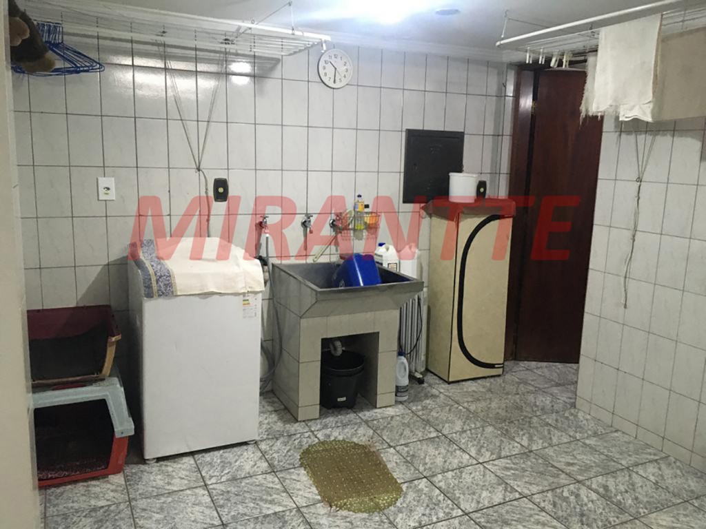 Sobrado de 250m² com 3 quartos em Santana