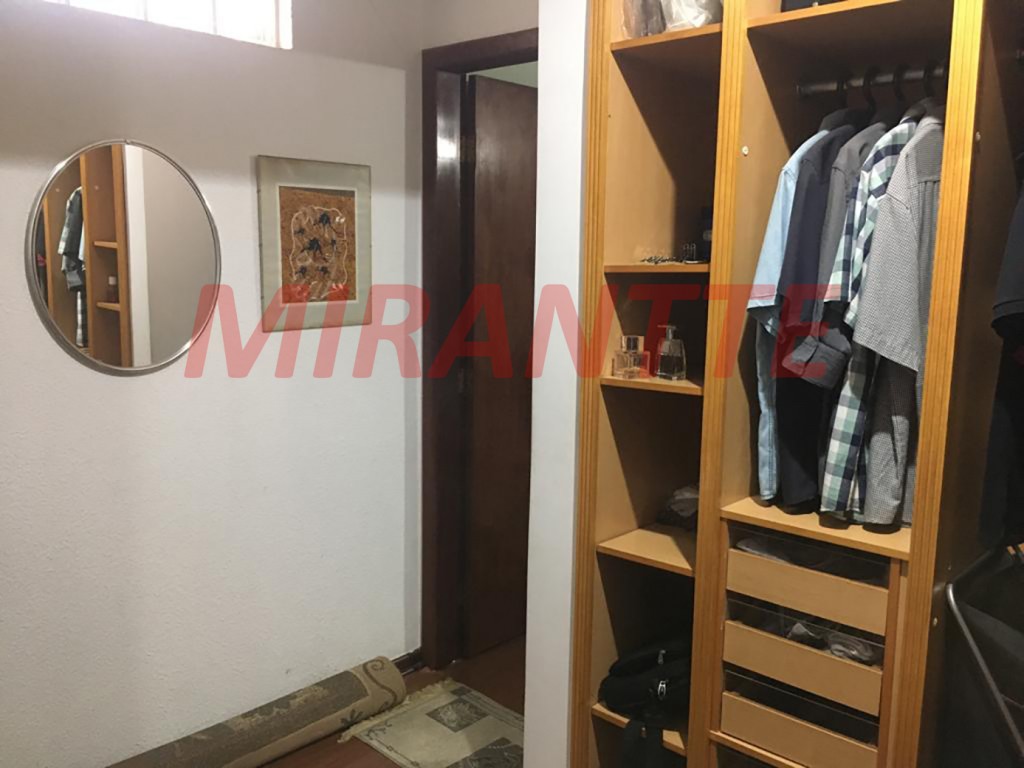 Sobrado de 250m² com 3 quartos em Santana