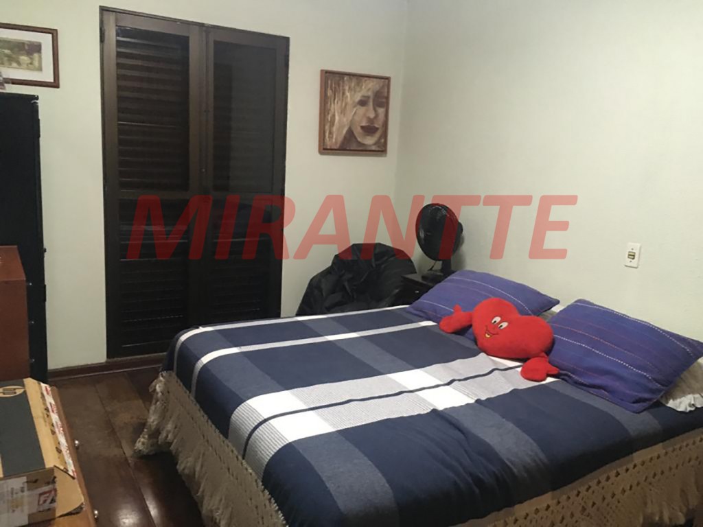 Sobrado de 250m² com 3 quartos em Santana