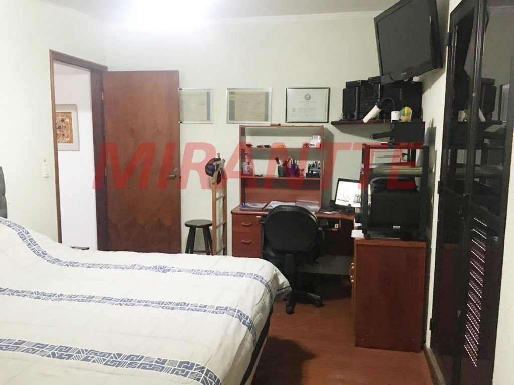 Sobrado de 250m² com 3 quartos em Santana