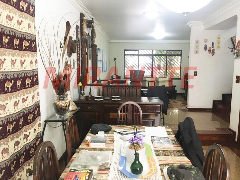 Sobrado de 250m² com 3 quartos em Santana