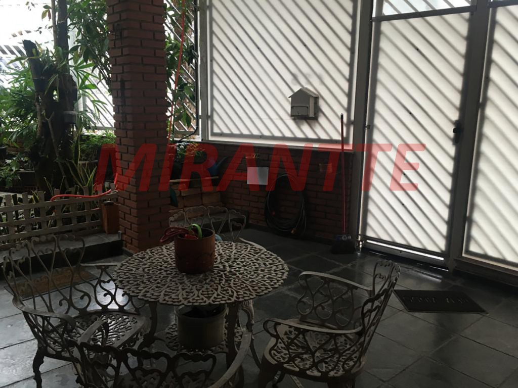 Sobrado de 250m² com 3 quartos em Santana