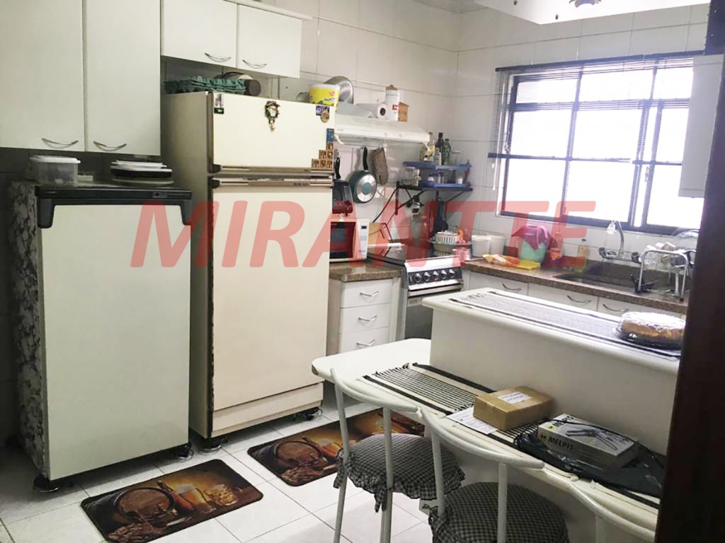 Sobrado de 250m² com 3 quartos em Santana