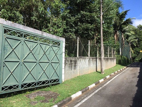 Terreno de 1.103m² em Serra Da Cantareira