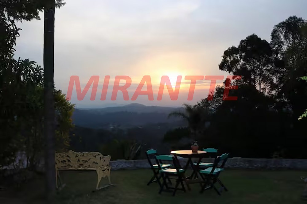 Casa terrea de 140m² com 2 quartos em Serra da Cantareira