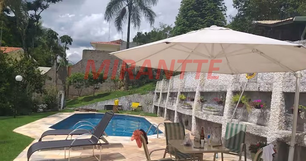 Casa terrea de 140m² com 2 quartos em Serra da Cantareira