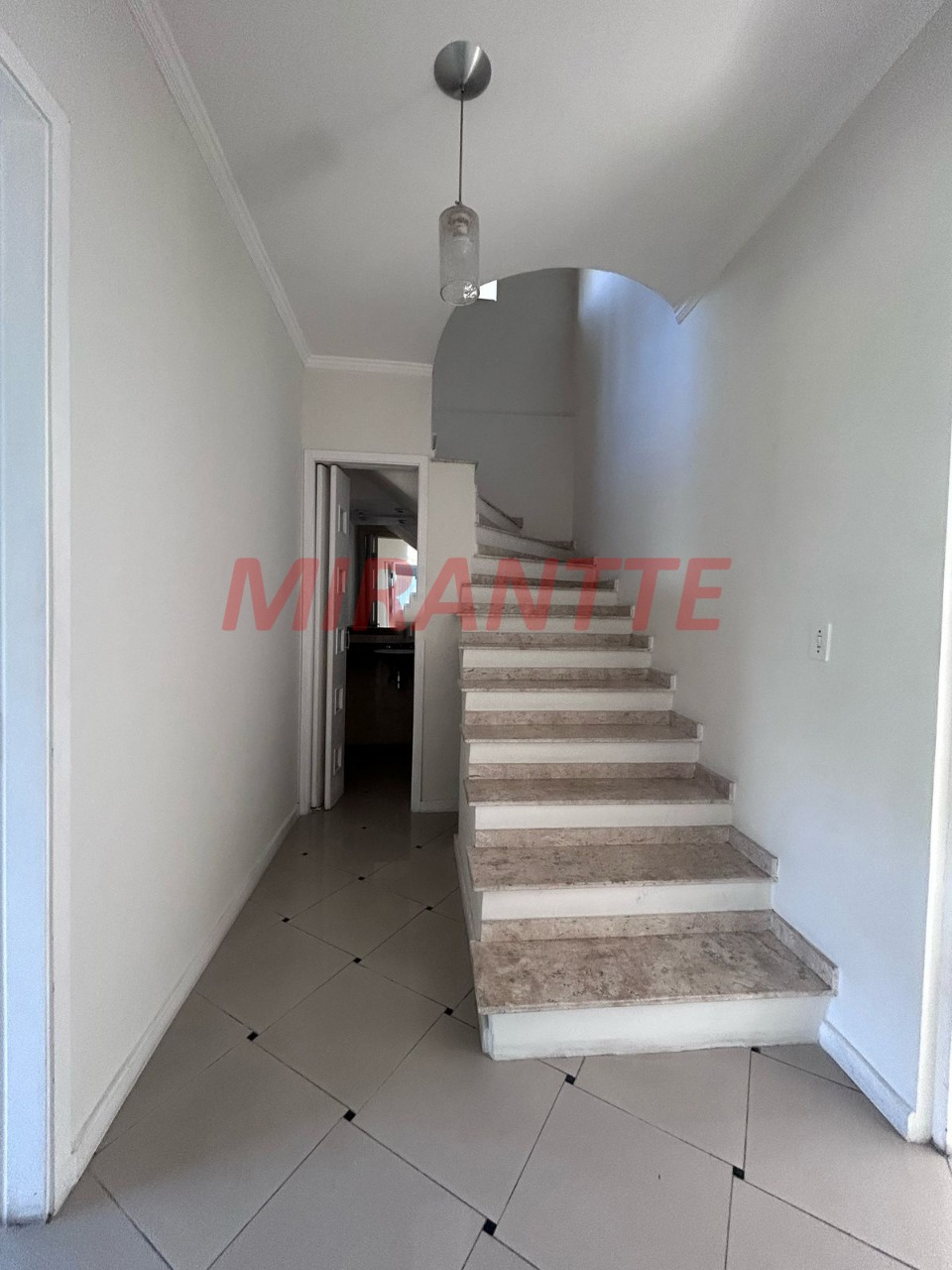 Sobrado de 300m² com 4 quartos em Vila Irmaos Arnoni