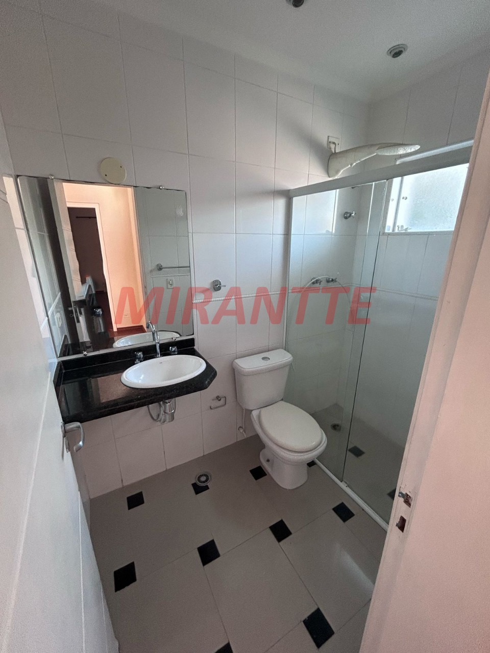 Sobrado de 300m² com 4 quartos em Vila Irmaos Arnoni