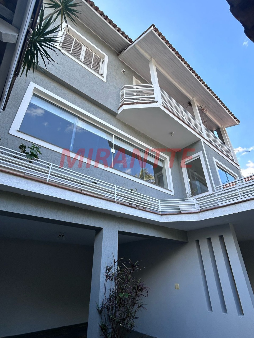 Sobrado de 300m² com 4 quartos em Vila Irmaos Arnoni