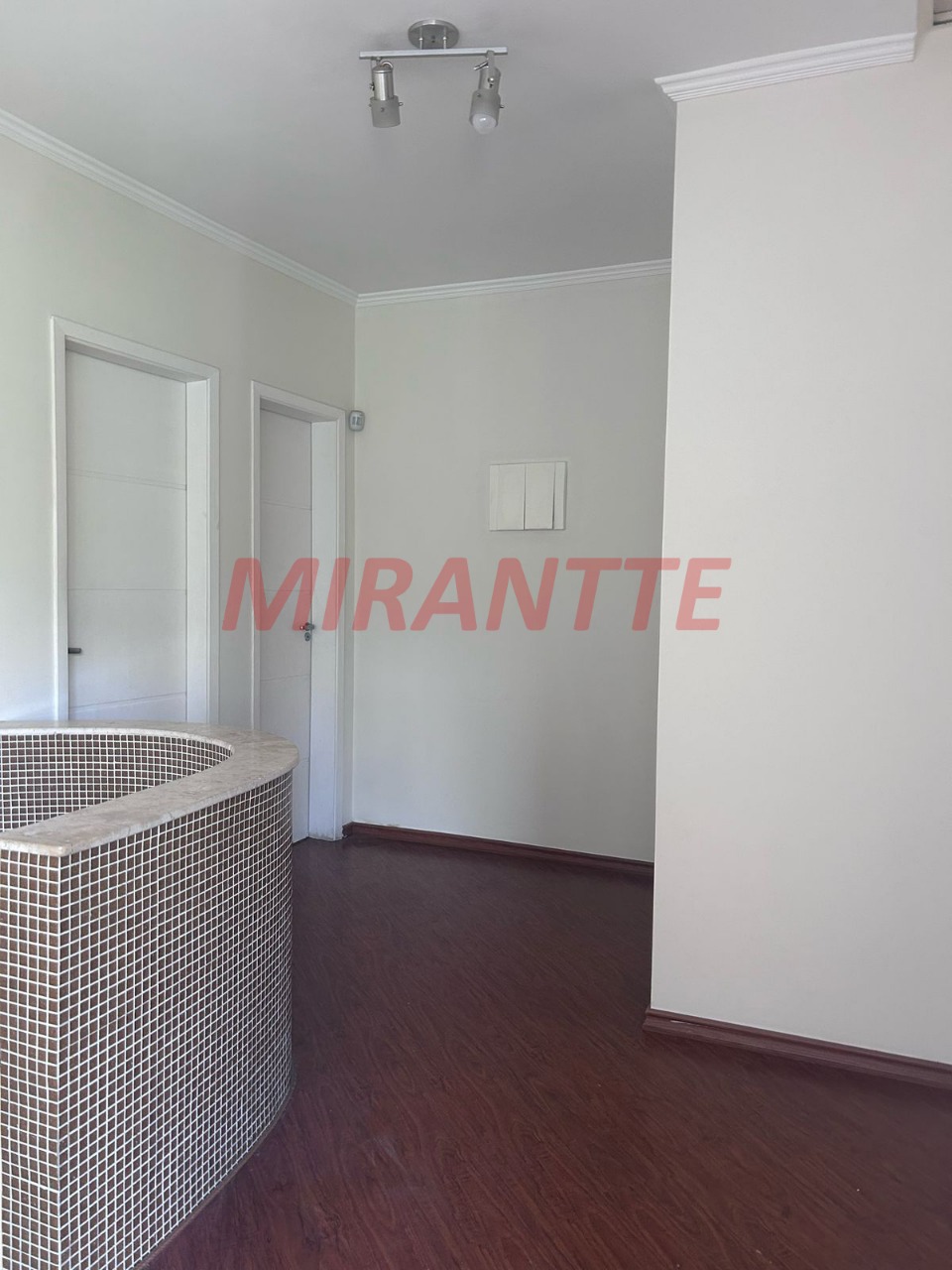 Sobrado de 300m² com 4 quartos em Vila Irmaos Arnoni