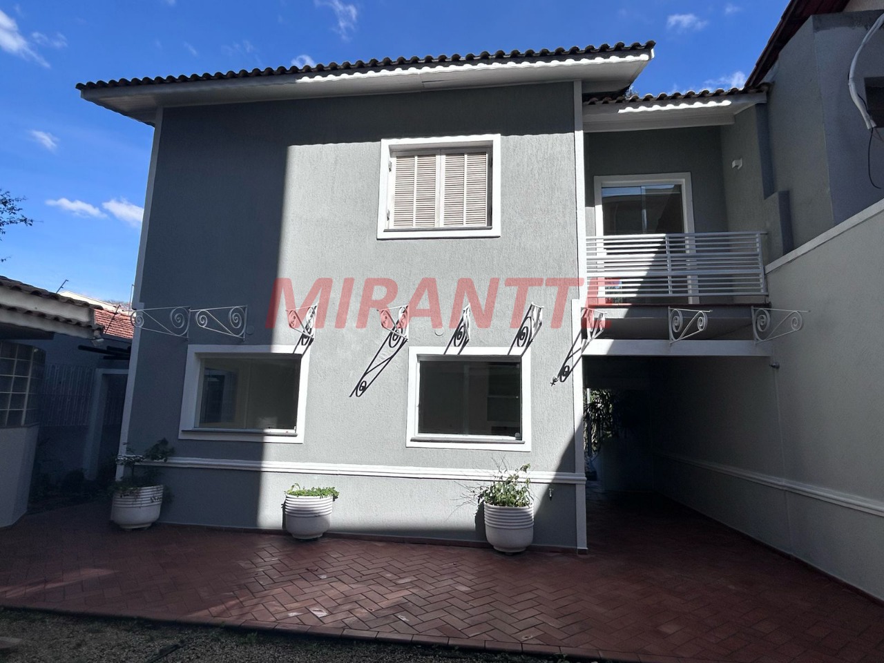 Sobrado de 300m² com 4 quartos em Vila Irmaos Arnoni