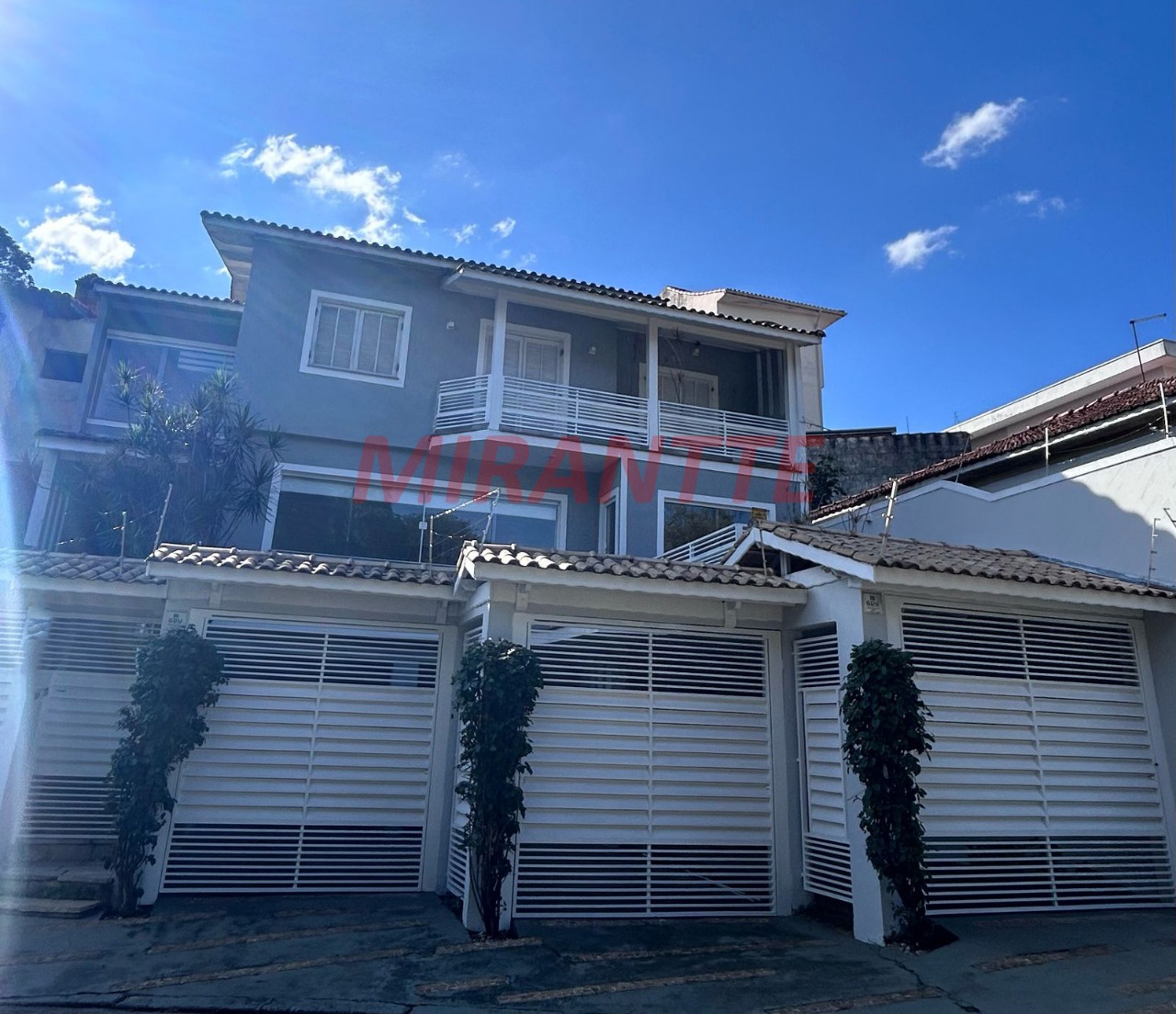 Sobrado de 300m² com 4 quartos em Vila Irmaos Arnoni