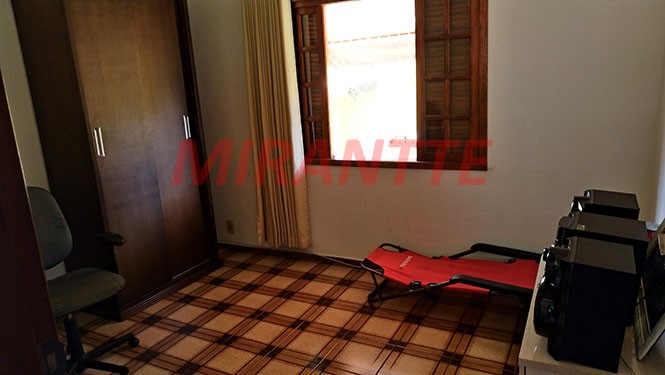 Sobrado de 450m² com 4 quartos em Jardim Guapíra
