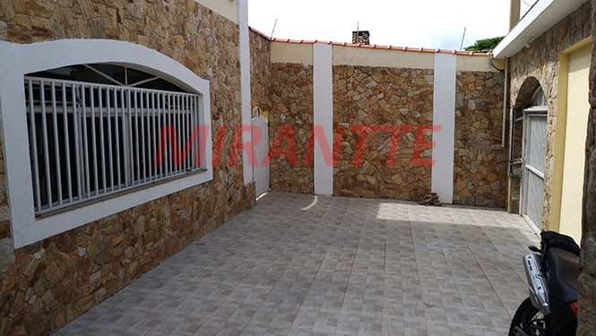 Sobrado de 450m² com 4 quartos em Jardim Guapíra