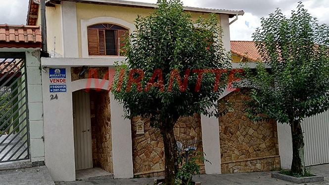 Sobrado de 450m² com 4 quartos em Jardim Guapíra