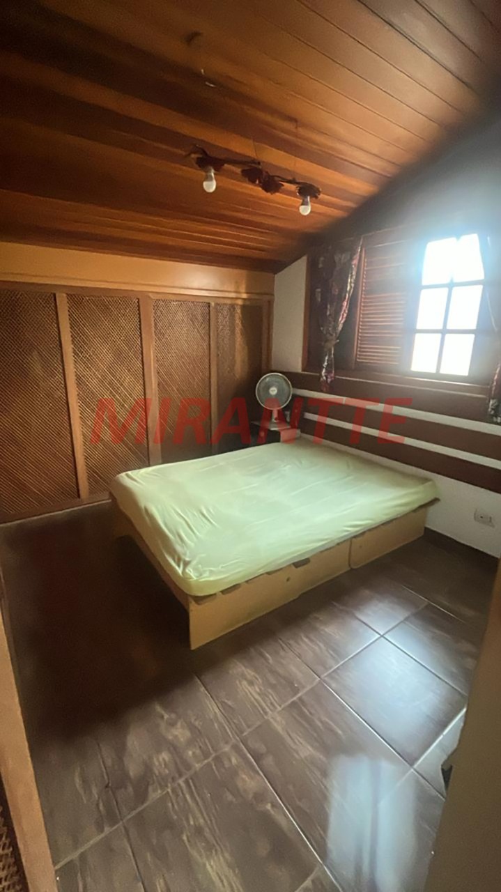 Sobrado de 225m² com 3 quartos em Santana