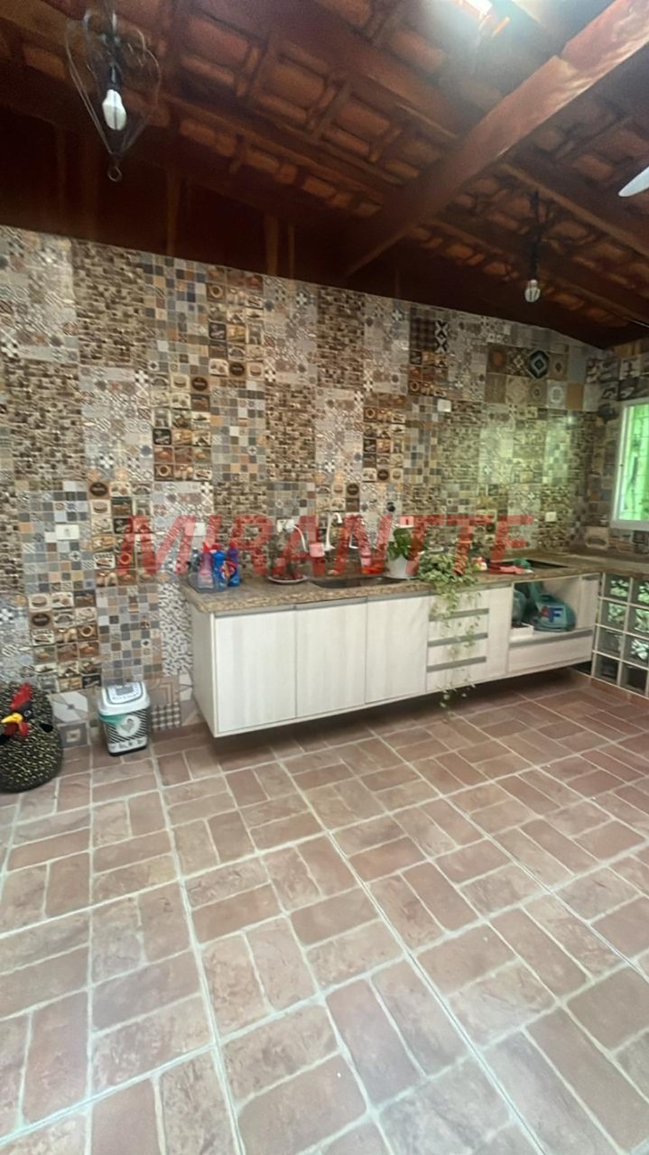Sobrado de 225m² com 3 quartos em Santana