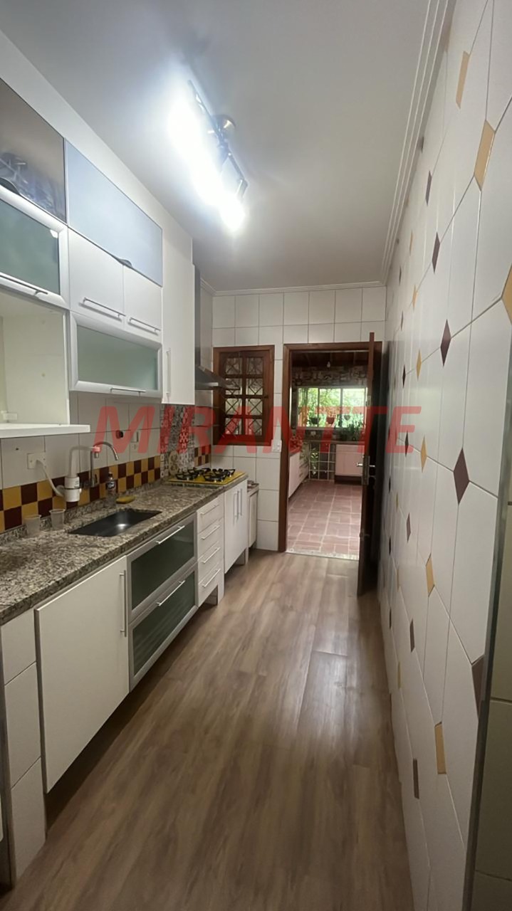 Sobrado de 225m² com 3 quartos em Santana