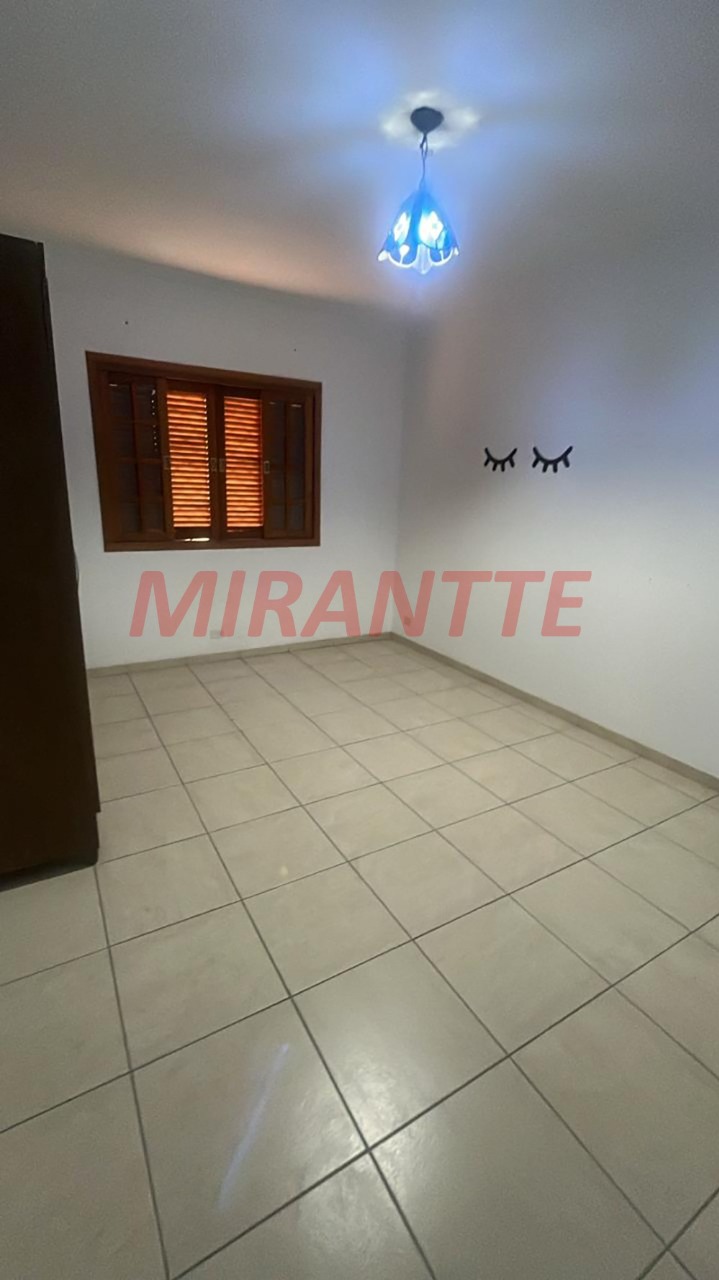 Sobrado de 225m² com 3 quartos em Santana