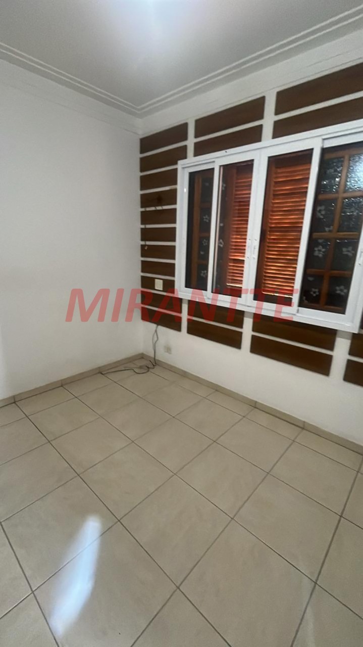 Sobrado de 225m² com 3 quartos em Santana