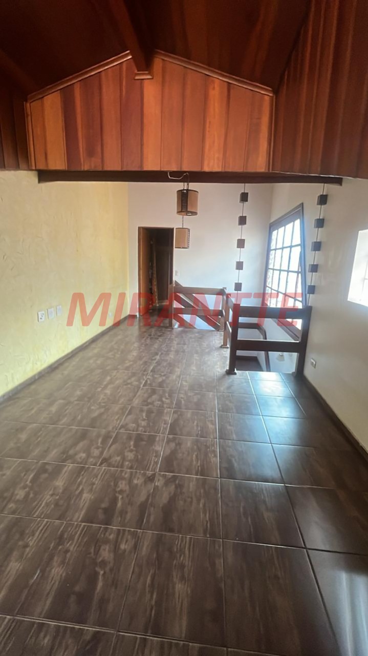 Sobrado de 225m² com 3 quartos em Santana