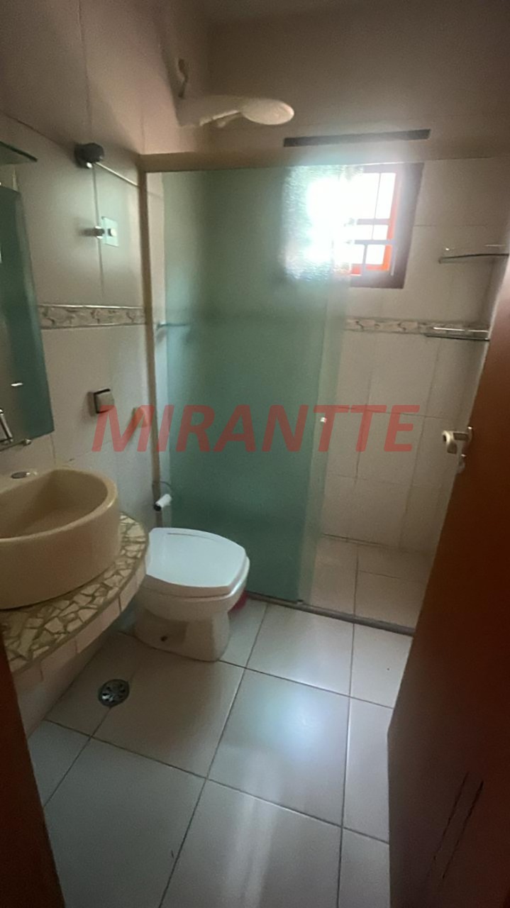 Sobrado de 225m² com 3 quartos em Santana