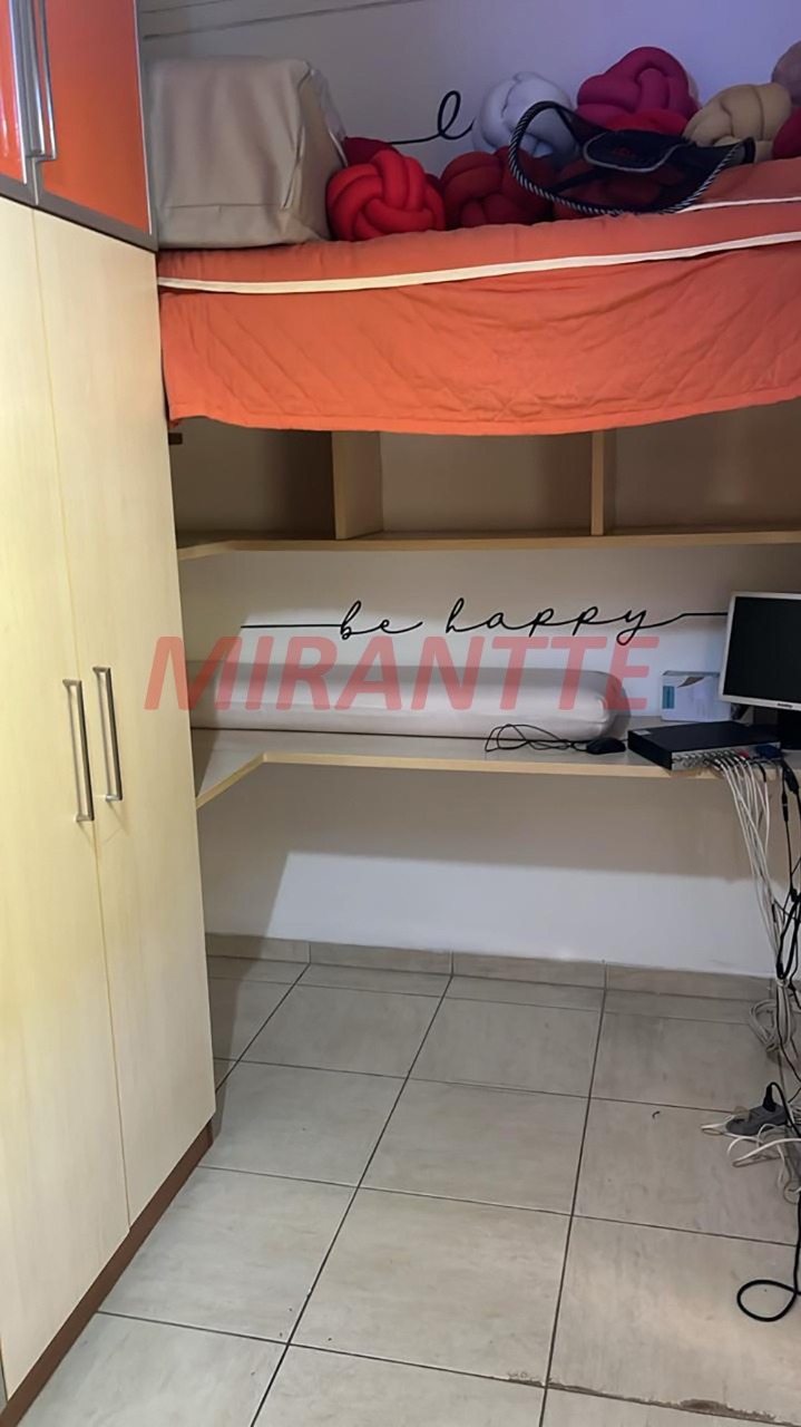 Sobrado de 225m² com 3 quartos em Santana