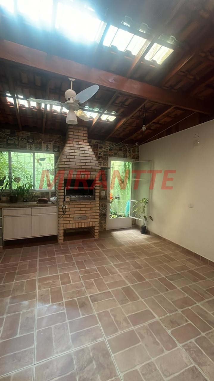 Sobrado de 225m² com 3 quartos em Santana