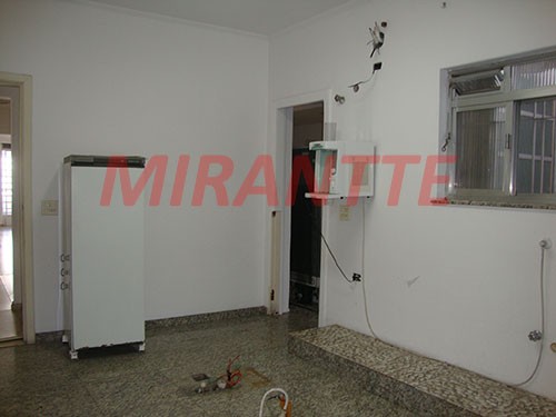 Comercial de 250m² com 3 quartos em Água Fria